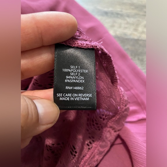 Torrid Women’s Chiffon over Lace Rose Pink top SZ 0/12/L - Picture 14 of 16